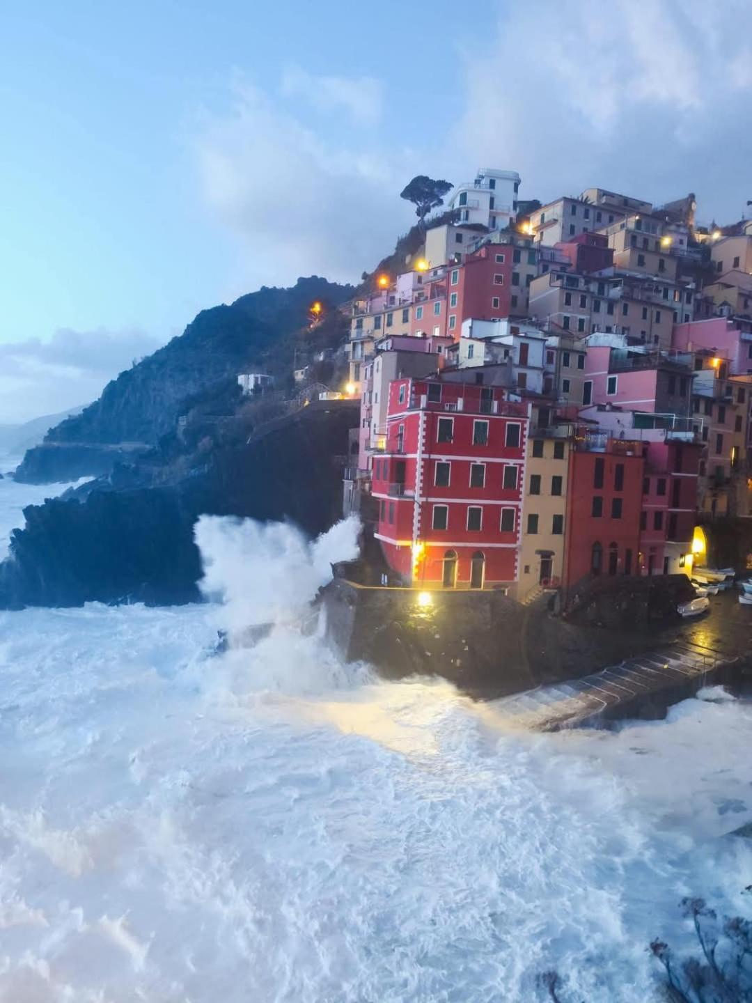 L'Incanto Divino Di Fronte Solo L'Orizzonte! ريوماجّوري الغرفة الصورة